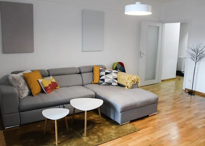 Bright, Modern & Cozy Apartment